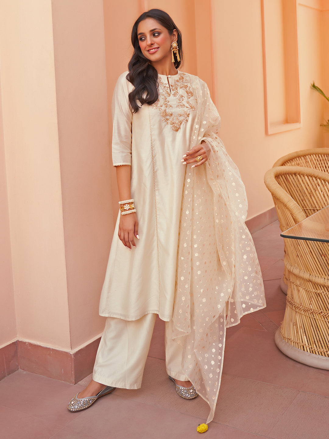 Off White Chanderi Yoke Embroidery Kurta With Palazzo And Dupatta
